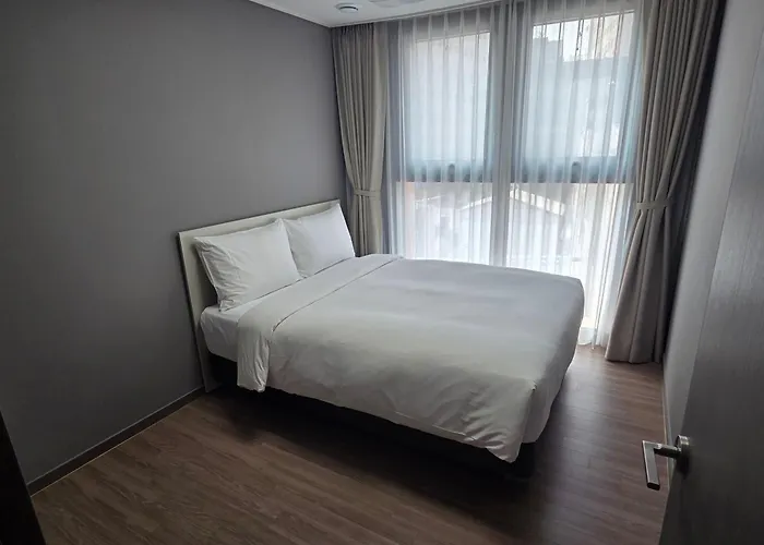 Sollago Myeongdong & 4* Seoel