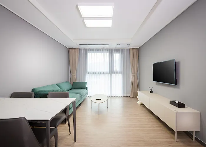Hotel Sollago Myeongdong &